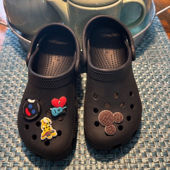 Crocs Unisex Classic Kids Clogs - size C12 - Picture 1 of 5